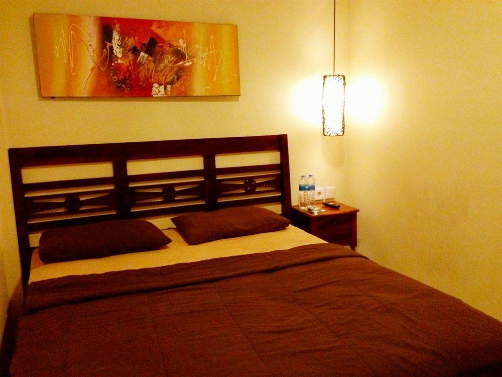 Bemo Corner Guest House Kuta Lombok Exterior foto